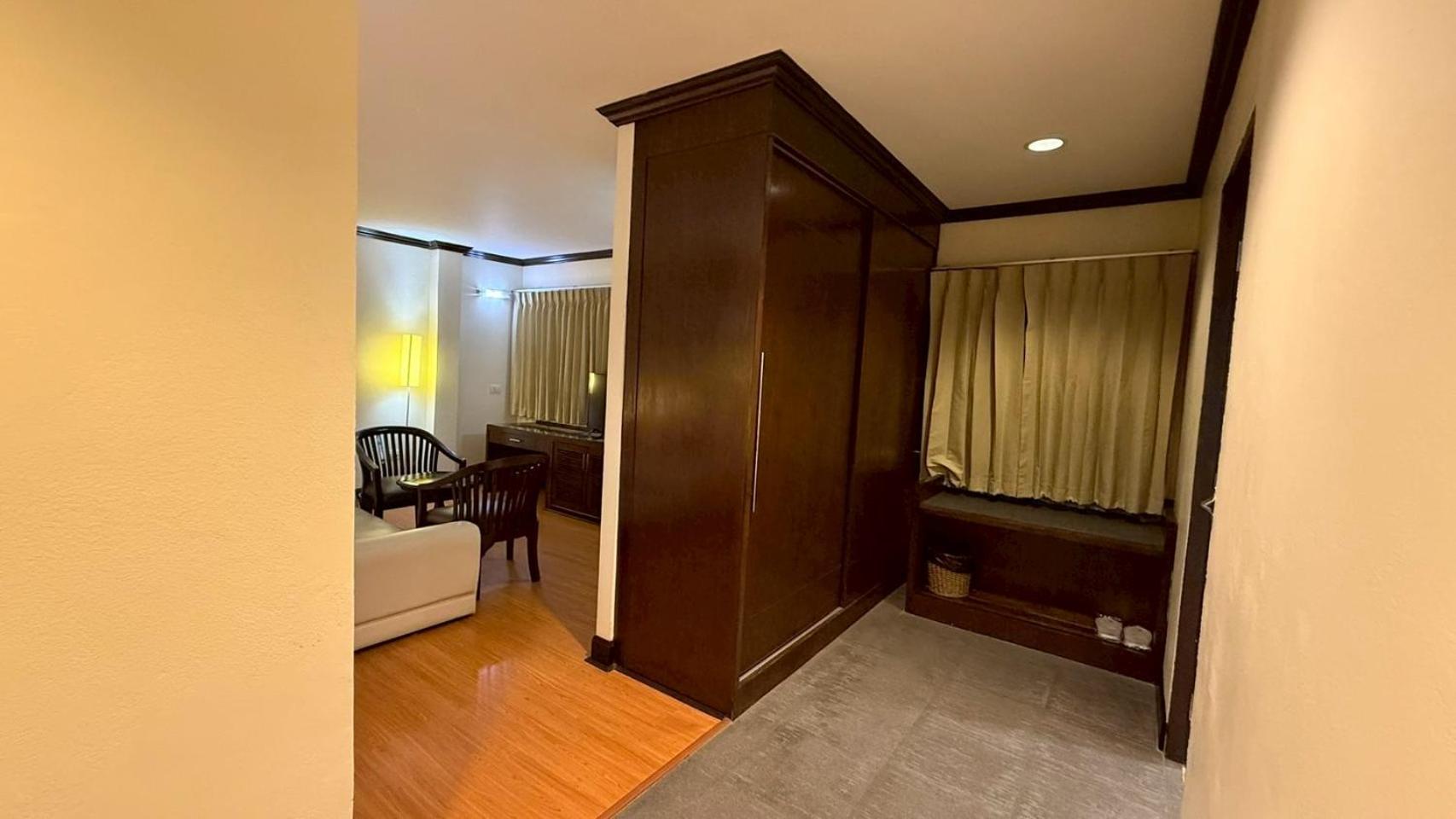 Grand Business Inn Bangkok Exteriör bild