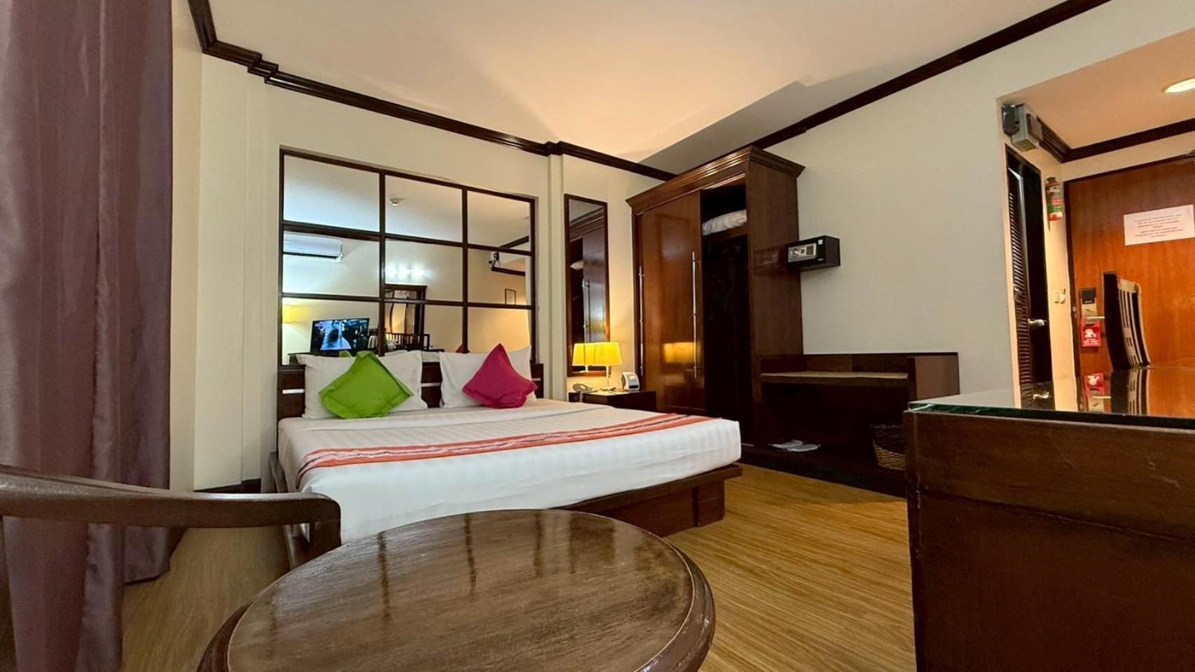 Grand Business Inn Bangkok Exteriör bild