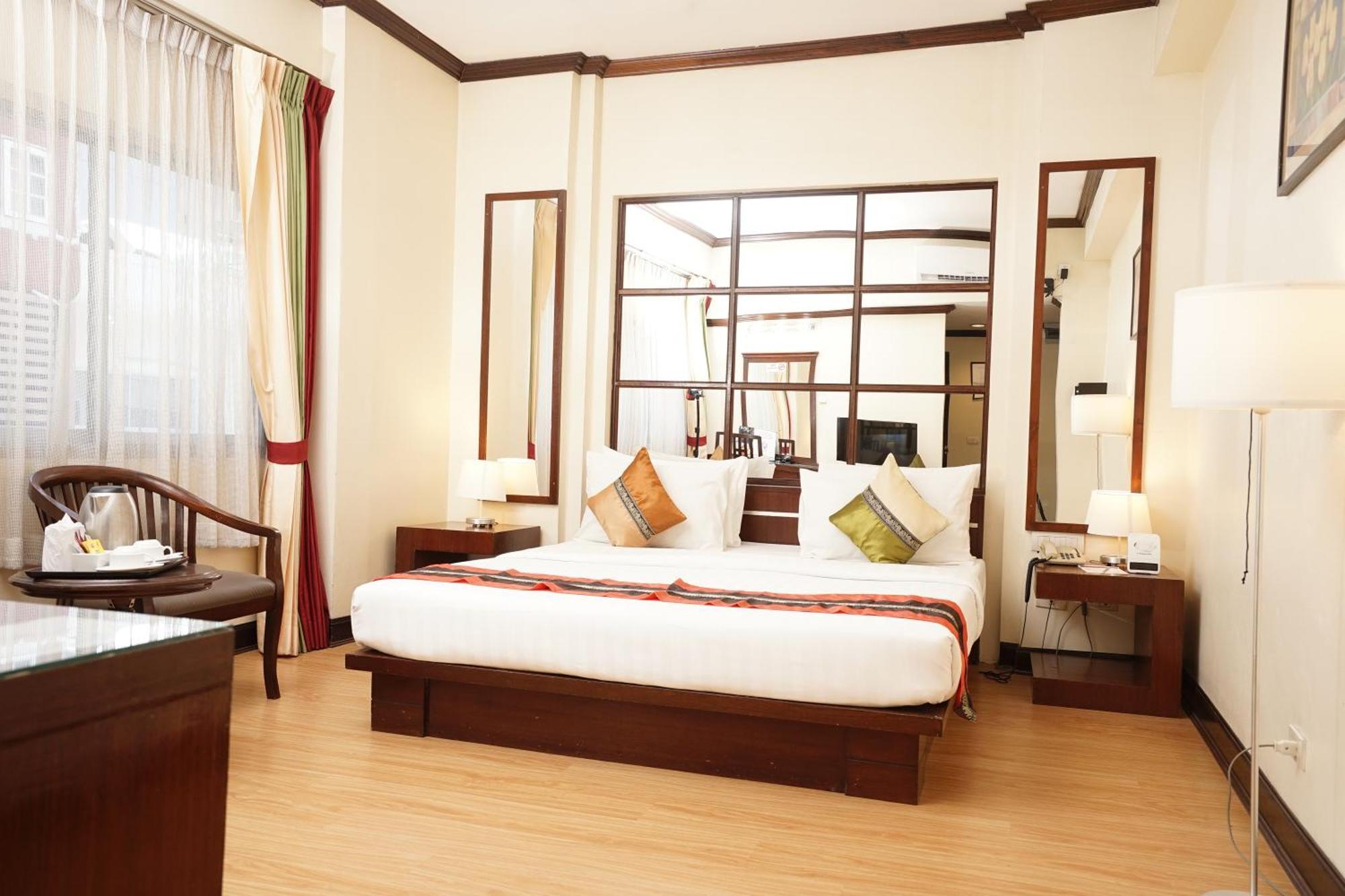 Grand Business Inn Bangkok Exteriör bild